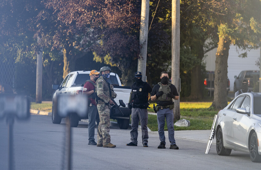 تصاعد التوتر في شيكاغو الأمريكية.. عميل فيدرالي يطلق النار على سائقة سيارة