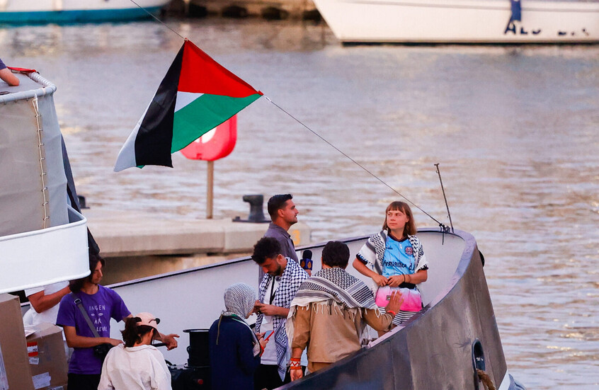 بن غفير يتفاخر بمعاملة نشطاء "أسطول الصمود" كإرهابيين وخارجية إسرائيل تنفي إساءة معاملة غريتا ثونبرغ