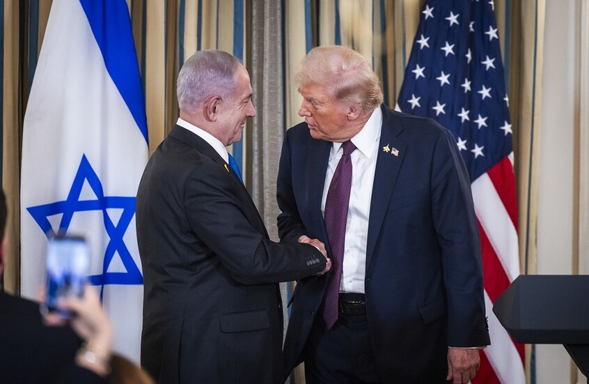 ترامب يحذر من "إبادة حماس كليا" في حال أصرت على البقاء في السلطة