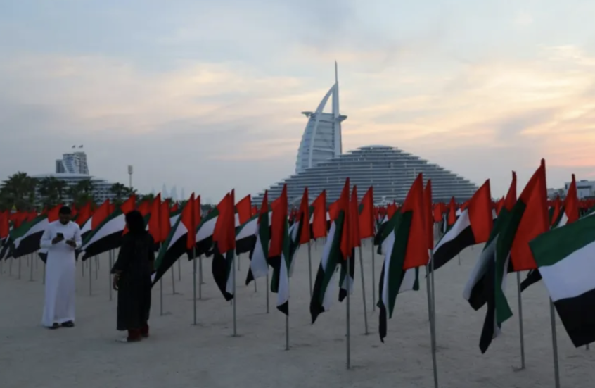 دبي تمنح الإقامة الذهبية لأكثر من 200 مدرس وتربوي بمناسبة اليوم العالمي للمعلم