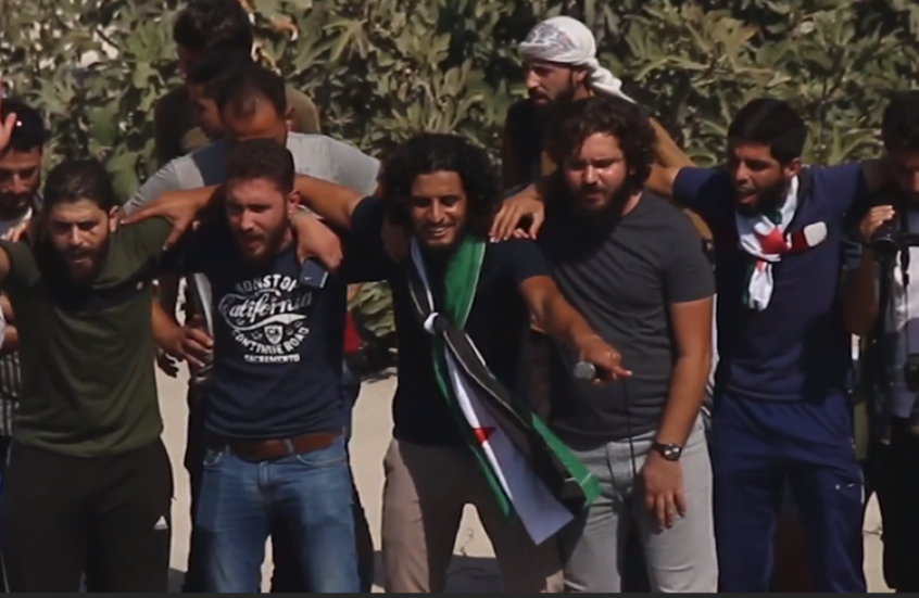 لفتة إنسانية من وزير الصحة السوري تجاه والدة "منشد الثورة"