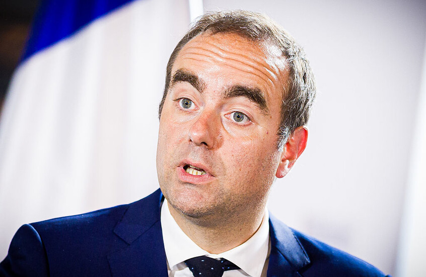 استقالة لوكورنو بعد أقل من شهر على تعيينه تفجر أزمة سياسية جديدة في فرنسا