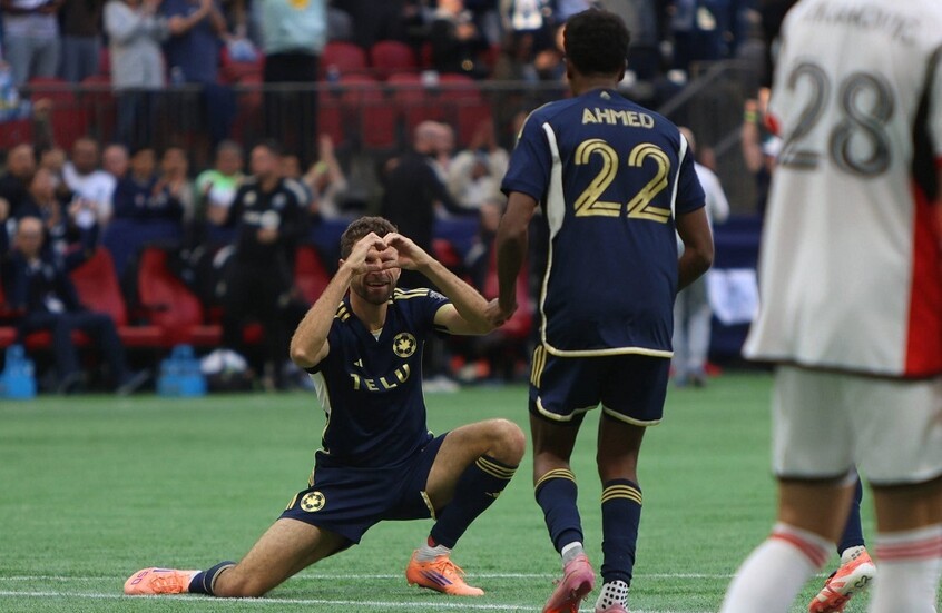 شاهد.. هدف رائع بقدم النجم المتألق مولر