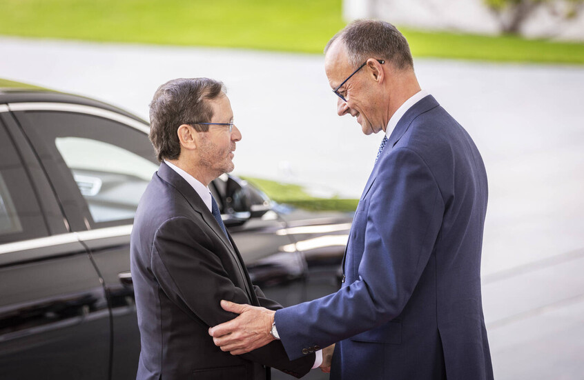 ميرتس يطمئن هرتسوغ: ألمانيا ستواصل الدفاع عن وجود إسرائيل وأمنها