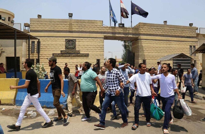 الداخلية المصرية تفرج عن آلاف السجناء بمناسبة تاريخية