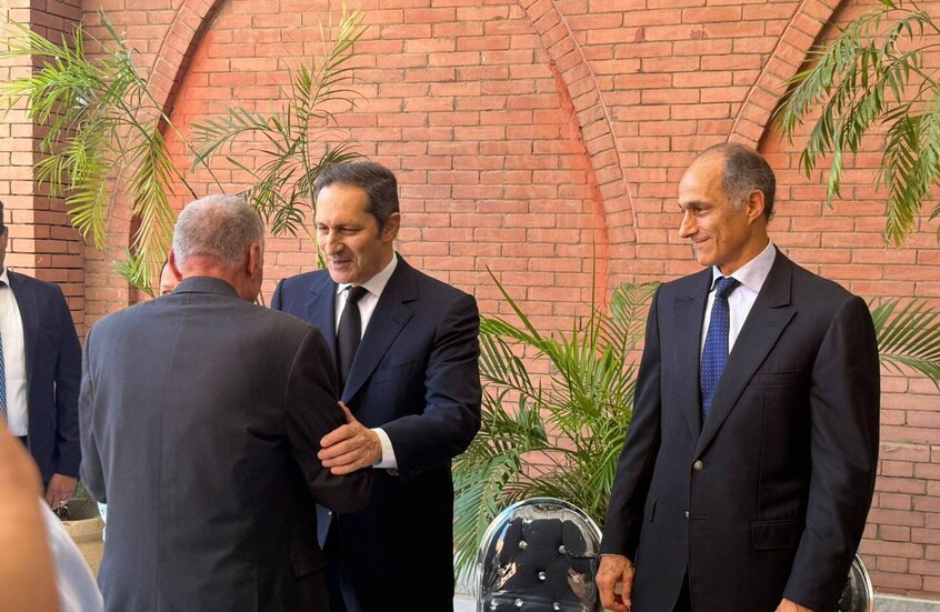 ظهور نادر لنجلي مبارك معا يثير تفاعلا واسعا في مصر