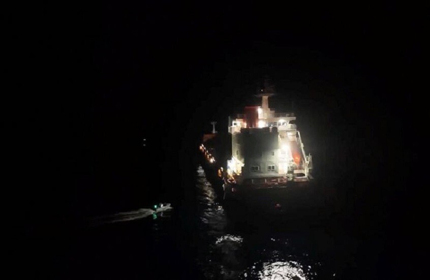 شركة "سبليتهوف": وفاة أحد أفراد طاقم السفينة الهولندية جراء استهدافها قبالة سواحل اليمن