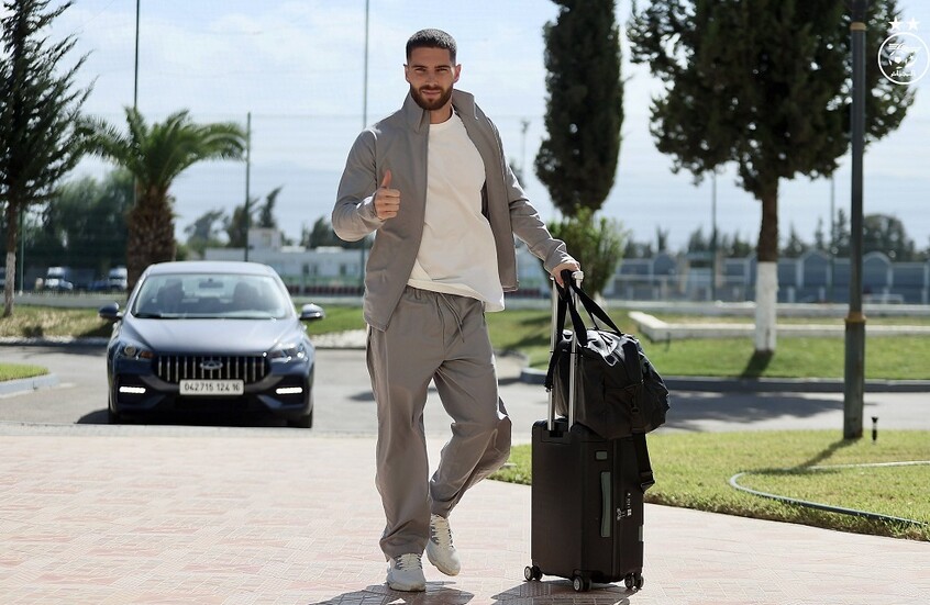 نجل زيدان يوجه رسالة لجمهور الجزائر بعد انضمامه لمعسكر منتخب "الخضر"