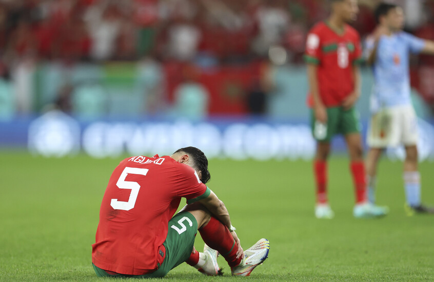 رد فعل مفاجئ من المغربي نايف أكرد بعد الاعتداء عليه في مطار مارسيليا