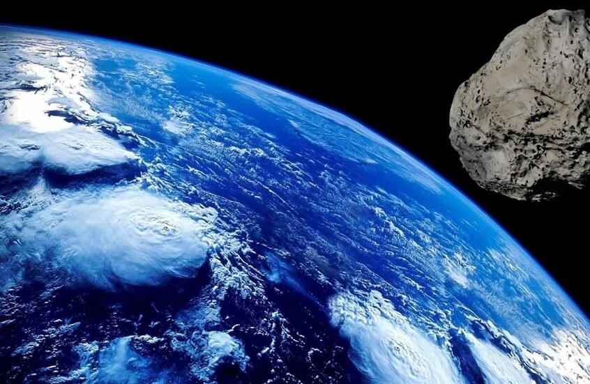 رحلة زائر من المريخ إلى أرض عربية!