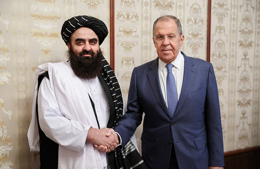 وزير خارجية طالبان للافروف: كابل لن تسمح للأمريكيين بالعودة إلى باغرام