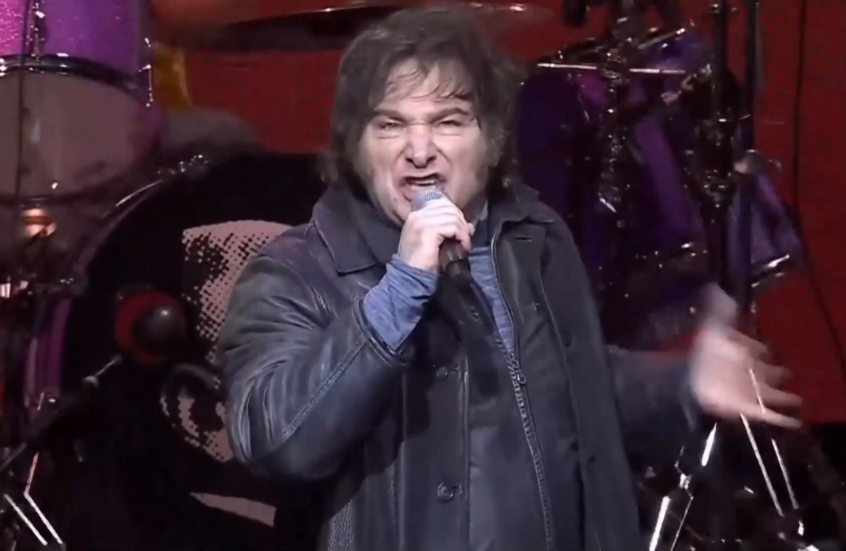 الرئيس الأرجنتيني يغني الروك من جديد