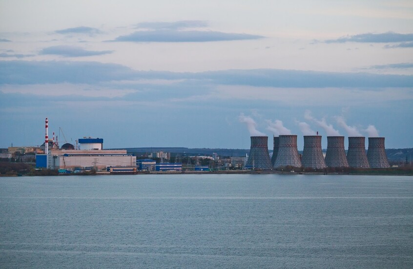 مسيرة أوكرانية تحاول استهداف برج تبريد في محطة للطاقة النووية في فورونيج الروسية