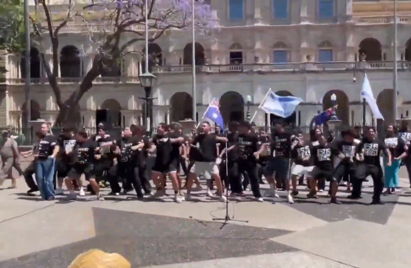 شاهد.. رقصة الهاكا التقليدية دعما لإسرائيل