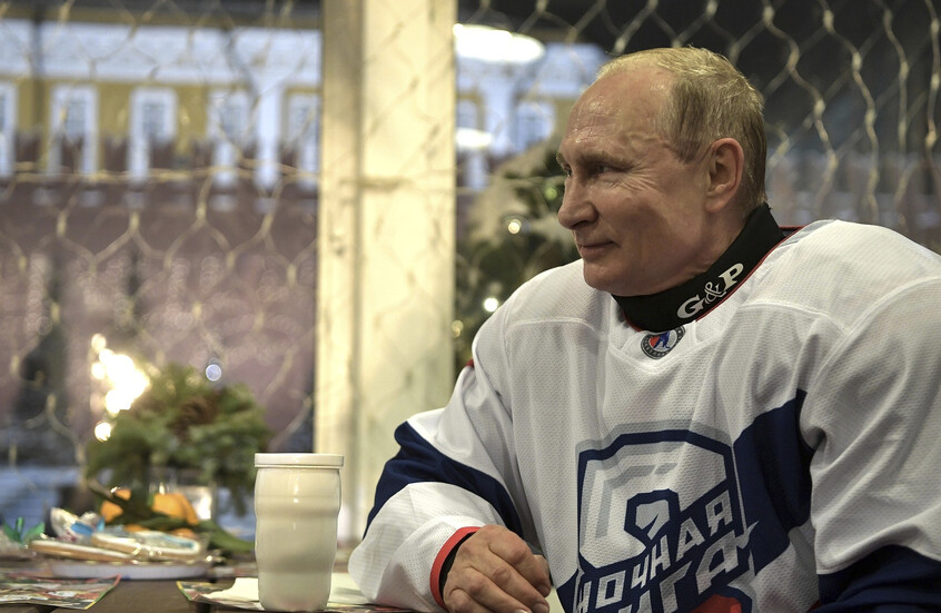 "عيد ميلاد سعيد لفلاديمير بوتين".. رئيس ناد كروي سويسري يهنئ بوتين ويدعوه لزيارة الألب