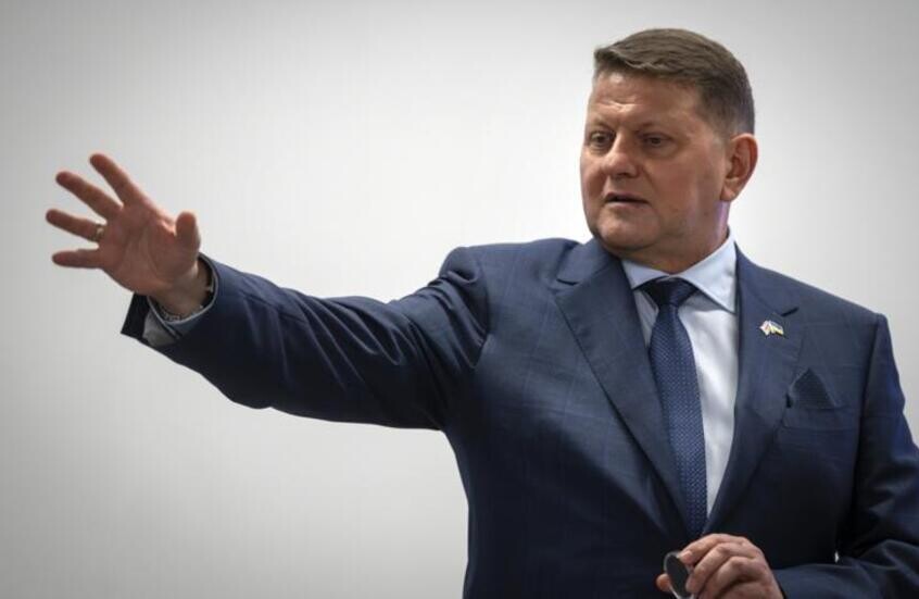 "إنتلجنس أونلاين": زالوجني بدأ في تشكيل فريقه لخلافة زيلينسكي!