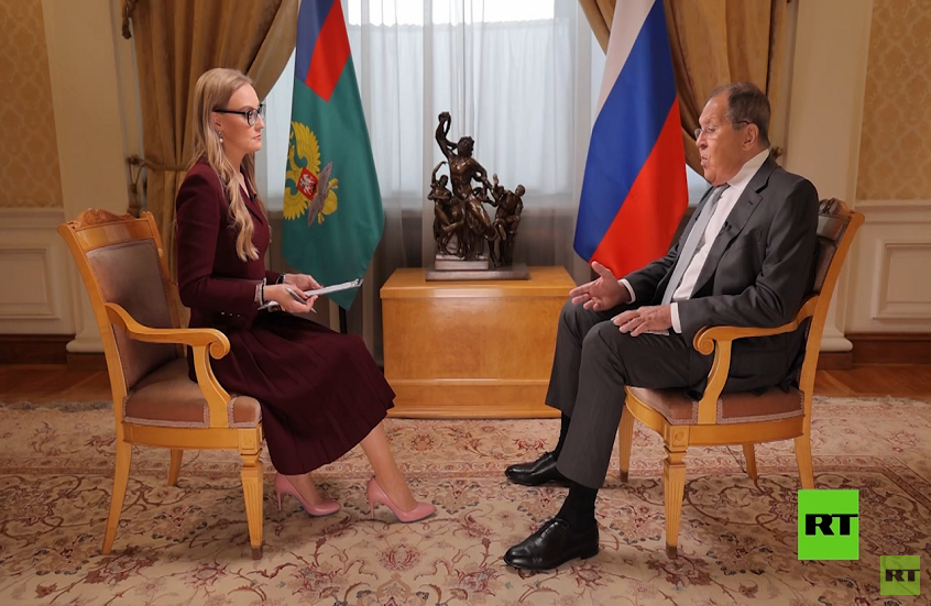 من الدفاع إلى الإغاثة.. لافروف يتحدث عن دور جديد للقواعد العسكرية الروسية في سوريا