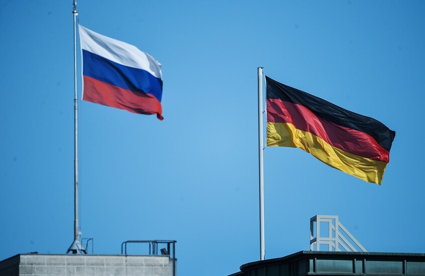 شبيغل: نواب ألمان حضروا احتفالا بعيد ميلاد بوتين في السفارة الروسية ببرلين