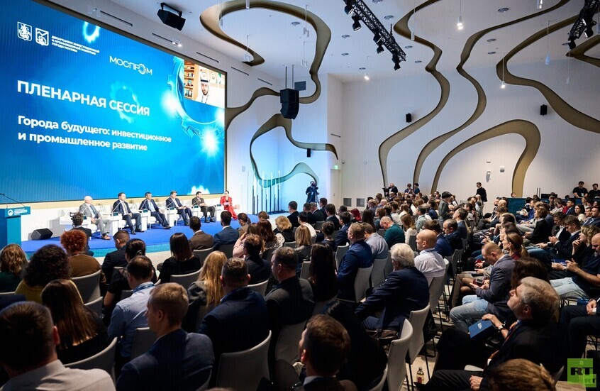 جسر صناعي بين موسكو وأبوظبي: شراكة تنموية على أرض تكنوبوليس