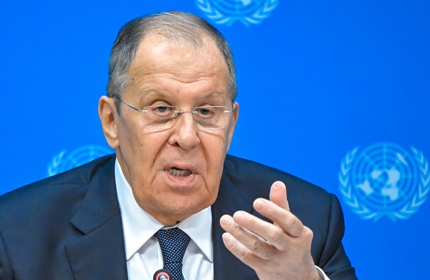 لافروف يسمي الدول التي تمنع الاتحاد الأوروبي من أن يتحول إلى آلة حرب