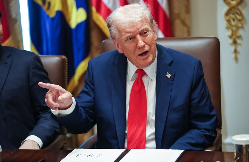 ترامب: ربما ينبغي طرد إسبانيا من حلف الناتو