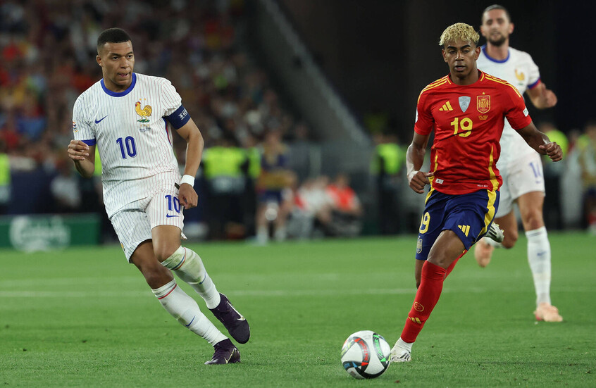 مبابي يدافع عن لامين جمال: "حياته الخاصة لا تعني أحدا"