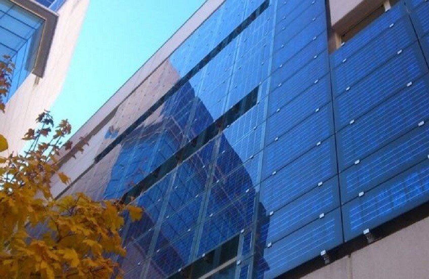 تقنية ثورية.. روسيا تطور خلايا شمسية شبه شفافة لتوليد الكهرباء من واجهات المباني