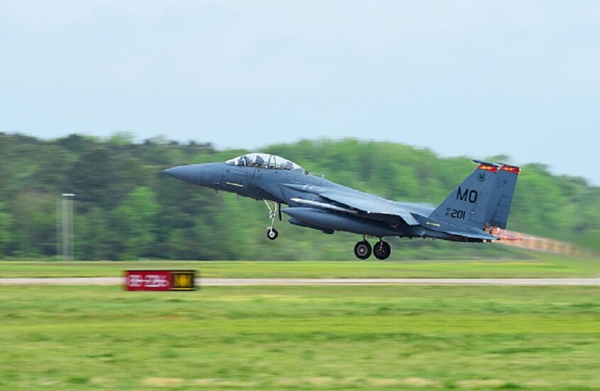 ناشطة يمينية أمريكية تنتقد منح قاعدة جوية أمريكية للقطريين