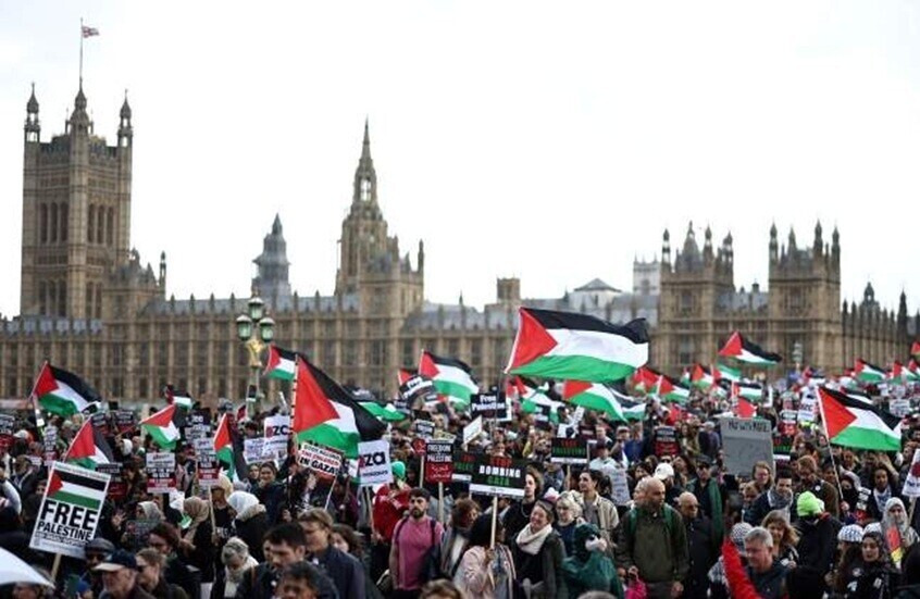 مسيرة حاشدة تضامنا مع فلسطين تجوب شوارع لندن (فيديو)