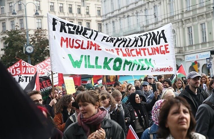 فيينا.. الآلاف من أنصار فلسطين يطالبون بمعاقبة إسرائيل
