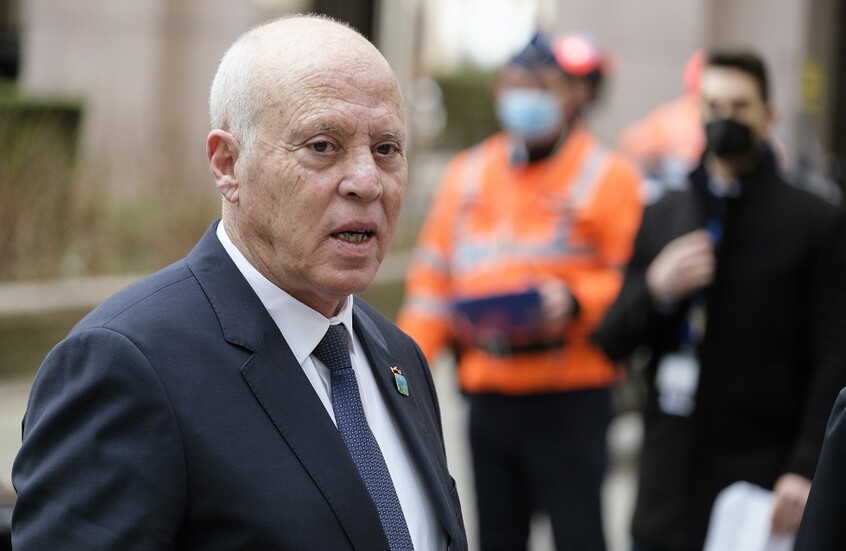 الرئيس التونسي يوجه بصيانة المجمع الكيميائي في قابس بعد حادثة اختناق تلاميذ