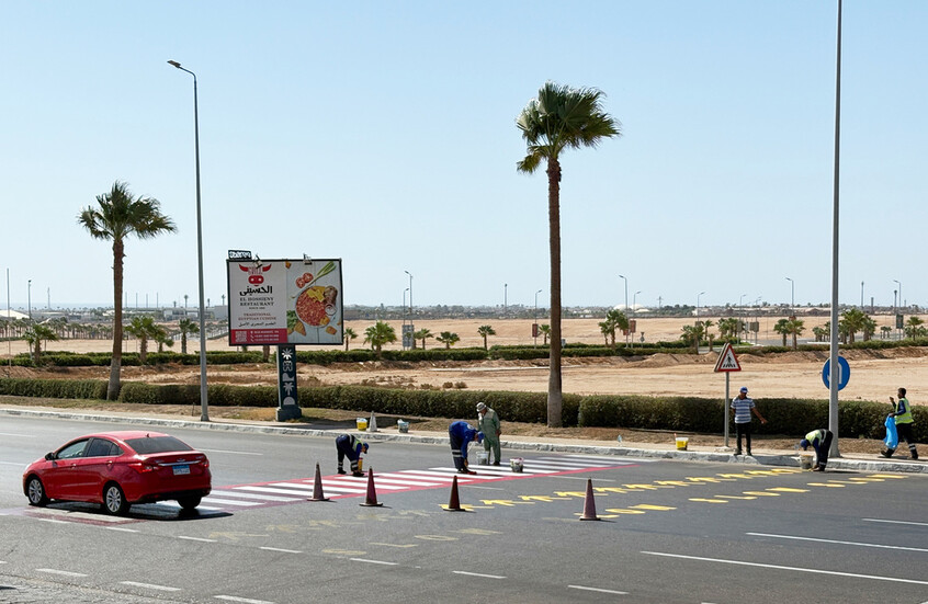 مصرع 3 أعضاء في الوفد القطري مشاركين في قمة شرم الشيخ حول غزة وإصابة آخرين بحادث سير جنوب سيناء