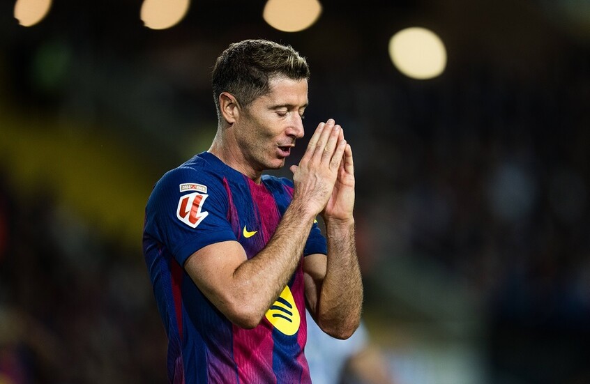 برشلونة يحسم مستقبل مهاجمه ليفاندوفسكي