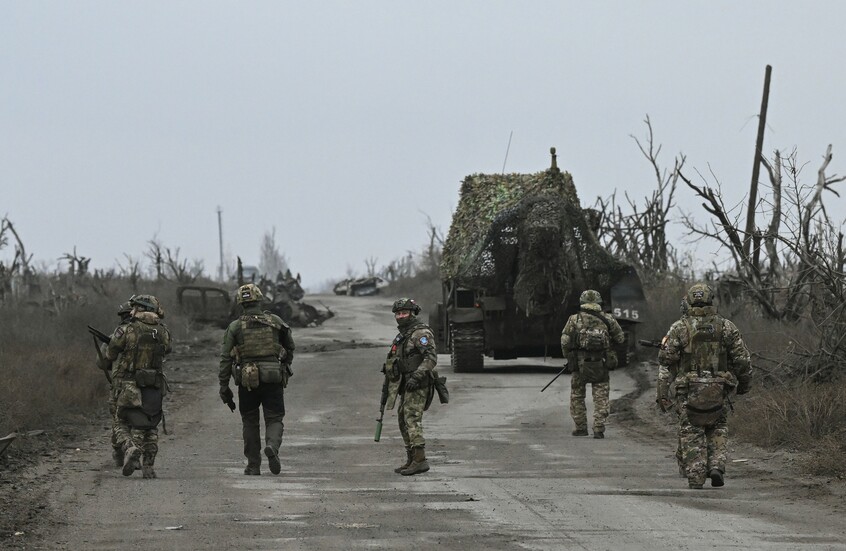 القوات الروسية تُحاصر بلدة سيفيرسك في دونيتسك بشكل شبه كامل