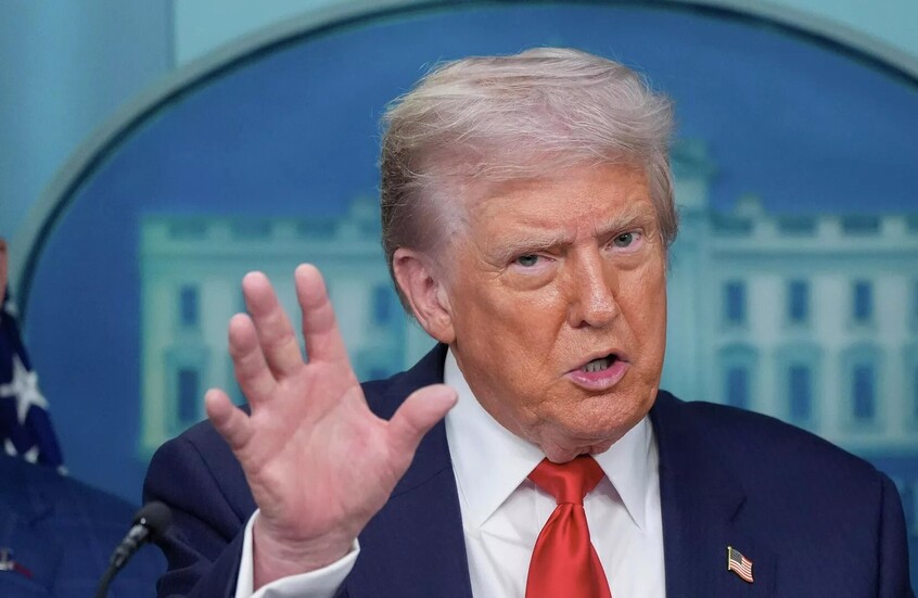 ترامب يؤكد تمسكه بفرض رسوم جمركية بنسبة 100% على الواردات الصينية مطلع نوفمبر