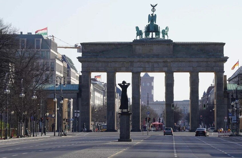 ألمانيا تعيد تقييم قرارها بتعليق الصادرات العسكرية إلى إسرائيل