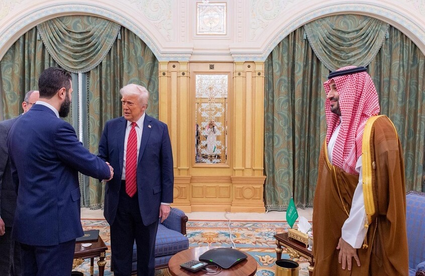 بماذا علق الشرع على وصف ترامب له بالشخص "الوسيم والصلب" (فيديو)