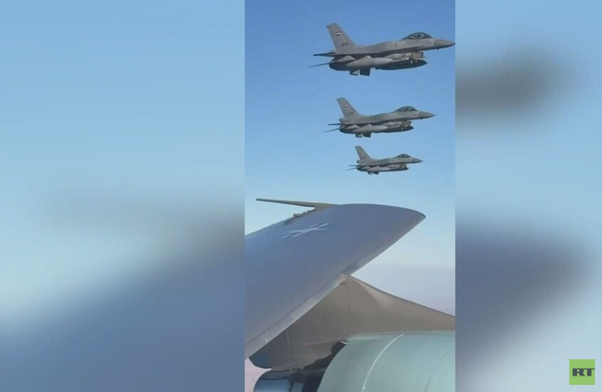 مقاتلات مصرية من طراز F-16 ترافق طائرة الرئيس الأمريكي دونالد ترامب