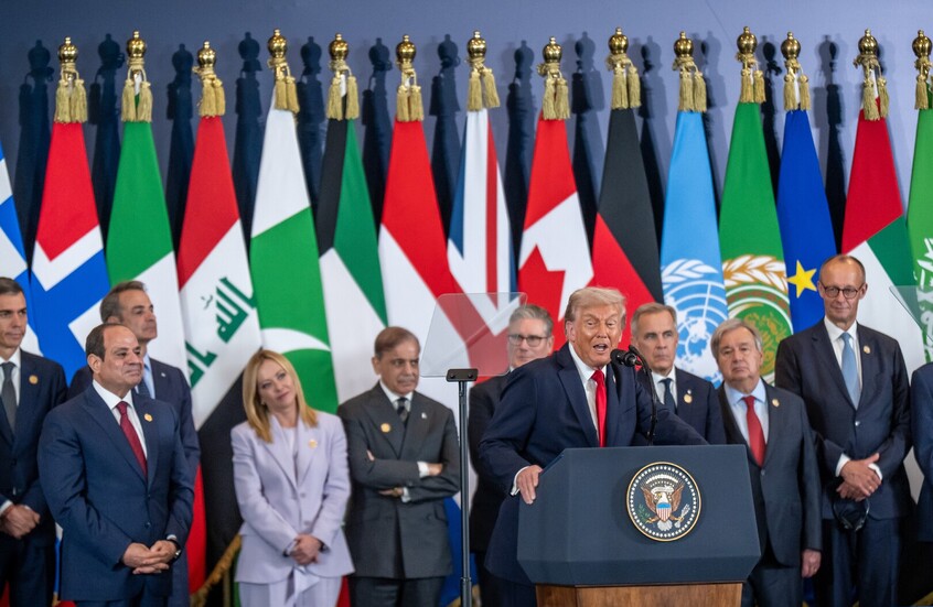 ترامب: الحرب في غزة انتهت والمساعدات بدأت في التدفق.. للمرة الأولى لدينا فرصة حقيقية لتحقيق السلام