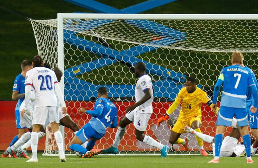 فرنسا تتعثر أمام أيسلندا وتفوت فرصة الاقتراب من التأهل لكأس العالم