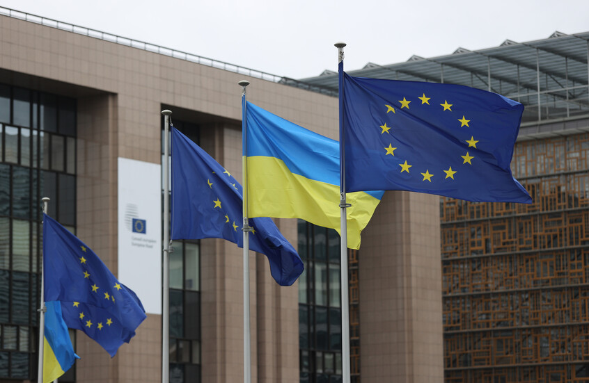 "بوليتيكو": أوكرانيا قلقة لاحتمال إنهاء أوروبا النزاع مع روسيا على حسابها