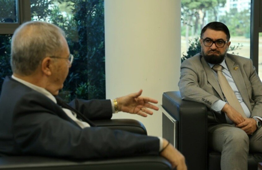 سوريا تطالب لبنان بتسليمها مسؤولين في النظام السابق