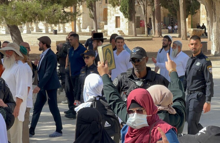 بن غفير يقتحم المسجد الأقصى تحت حماية الشرطة الإسرائيلية (فيديوهات)