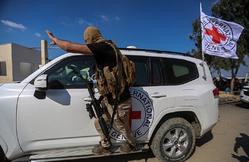 "حماس" تسلّم جثامين 4 رهائن إسرائيليين آخرين اليوم الأربعاء