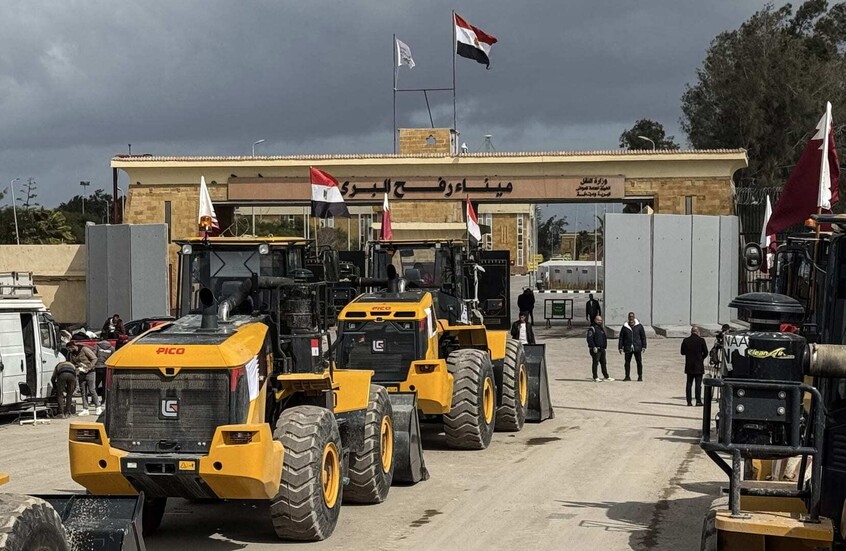 فرق مصرية تبحث عن جثث الإسرائيليين في غزة