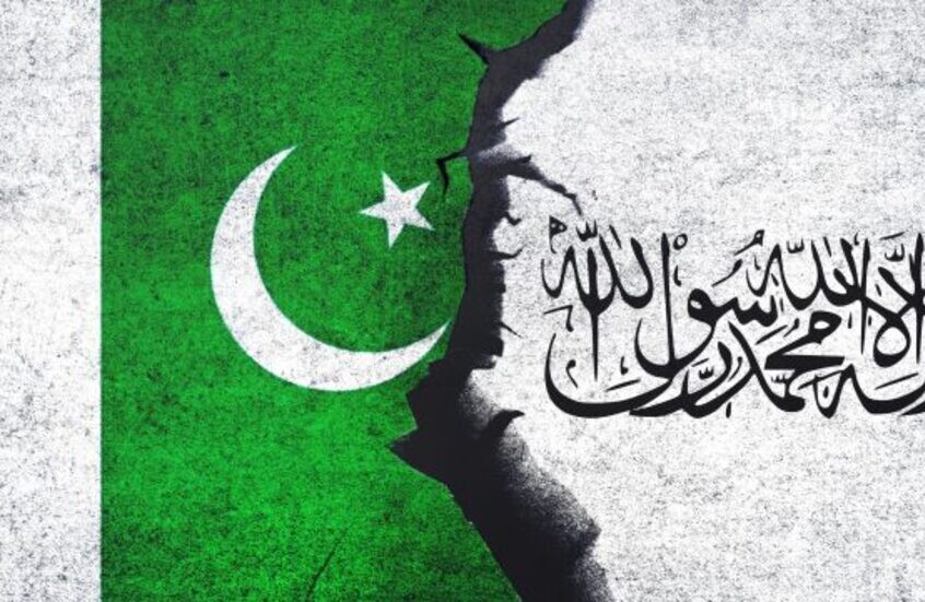 "طالبان" وباكستان تتسابقان لنشر مشاهد للضربات المتبادلة