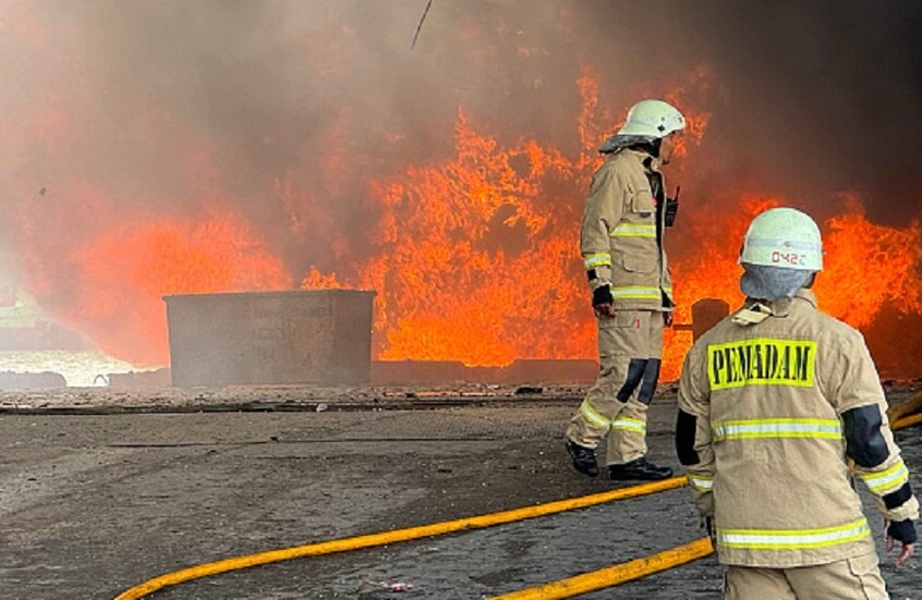 مقتل 10 أشخاص في حريق على متن ناقلة نفط في إندونيسيا