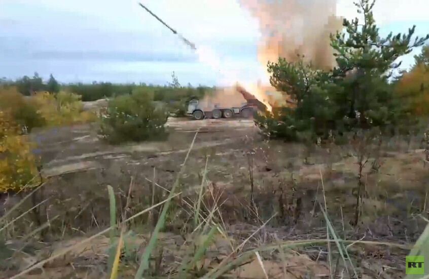 راجمات صواريخ "أوراغان" الروسية تستهدف مواقع عسكرية أوكرانية