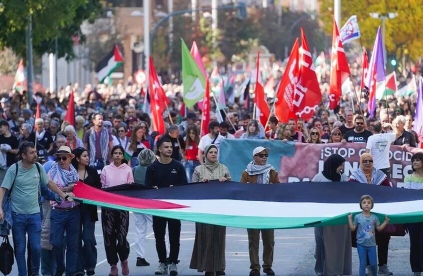 مظاهرات طلابية ضخمة في إسبانيا نصرة لفلسطين (فيديوهات)