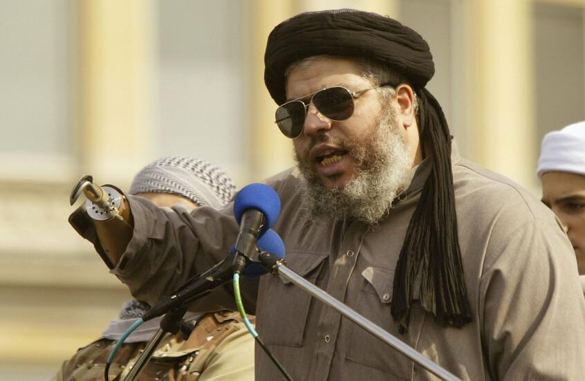 أبو حمزة المصري "يطلب الرحمة" من السلطات الأمريكية